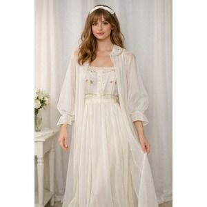 Vintage 70s Munsingwear Peignoir Set 32 Ethereal Bridal Nylon Nightgown Robe USA